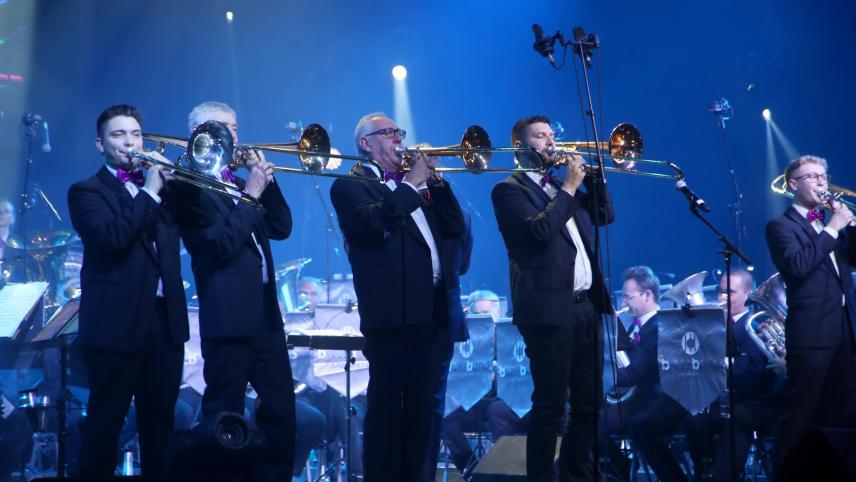 <p>Posaunensolo auf der Bühne von „La Scène“: Die Brass Band Xhoffraix zog bei ihren Galakonzerten in Malmedy wieder mal alle Register und wusste das Publikum restlos zu begeistern.</p>