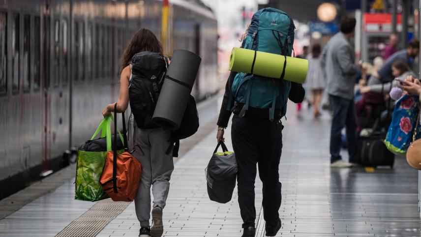 <p>18-Jährige, die einen Sommer lang mit einem kostenlosen Bahnticket durch Europa reisen wollen, können sich erneut an das Europäische Jugendportal wenden.</p>