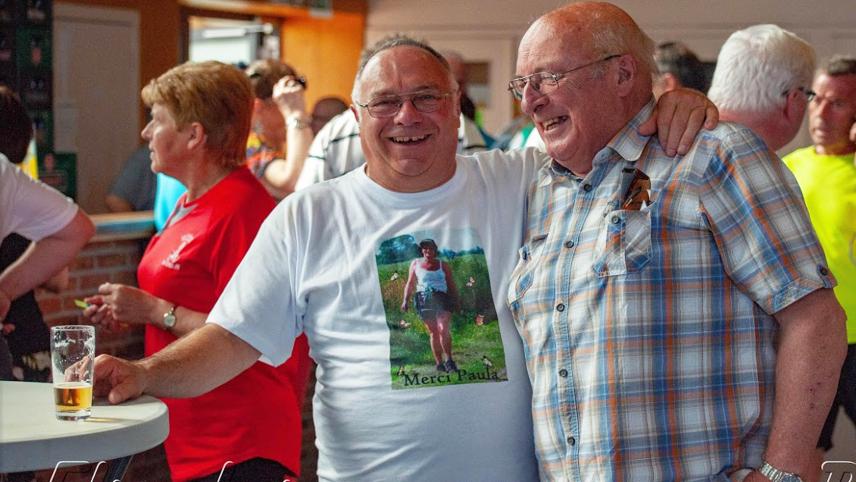 <p>Nach dem Tod seiner Frau setzt René Thunus sich für krebskranke Menschen ein. Mit dem Erlös der Benefizwanderung wird die Forschung am CHU Lüttich unterstützt.</p>
