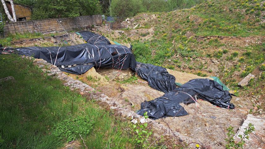 <p>Die Bürgerinitiative Burg St.Vith hofft, dass auf der archäologischen Stätte so schnell wie möglich wieder gearbeitet werden kann.</p>
