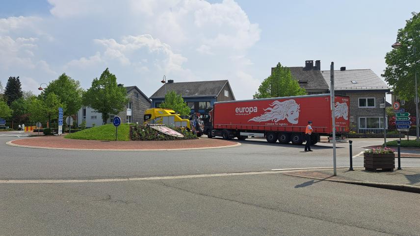 <p>Der Kreisverkehr „An den Linden“ war wegen der Lkw-Panne über einen längeren Zeitraum teilweise blockiert.</p>