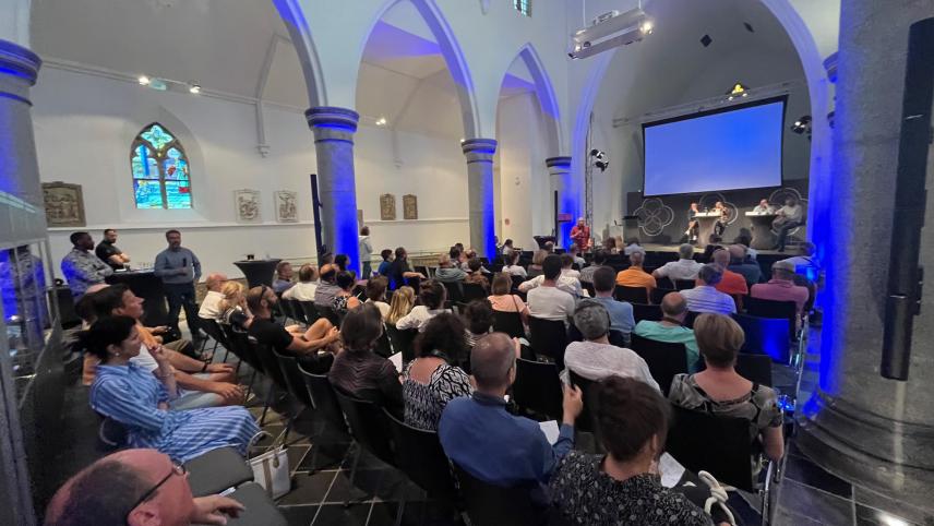 <p>Am Dienstagabend hatte das Unternehmen Cold Water ins Kloster Heidberg eingeladen. Über drei Stunden dauerte der Informationsabend zur möglichen Ansiedlung einer Lachsfarm in Baelen.</p>
