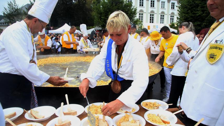 <p>Riesenomelett am 15. August in Malmedy: Die Vorsitzende Bénédicte Mathy wird auch in diesem Jahr selbst Hand anlegen, um die Teller zu füllen. Die leckere Eierspeise wird wie immer kostenlos verteilt.</p>