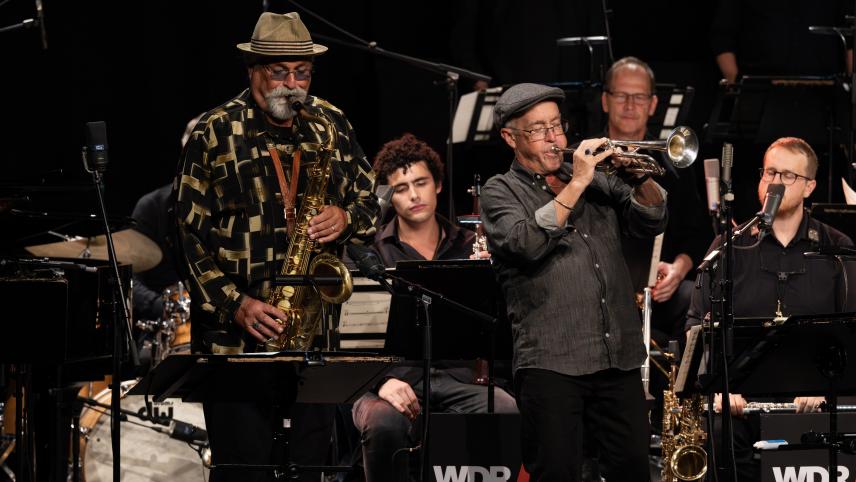 <p>Hochkarätig besetztes Jazzkonzert: Die WDR Big Band begeisterte im Alten Schlachthof mit Joe Lovano und Dave Douglas.</p>