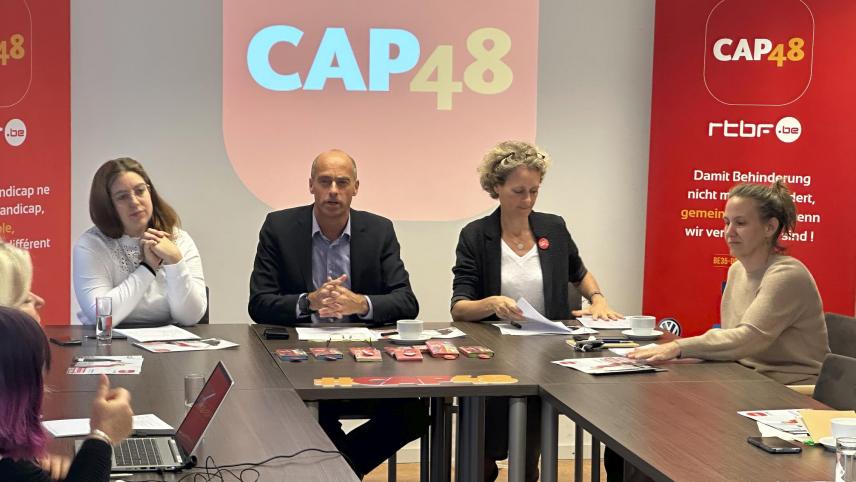 <p>Linda Zwartbol in Vertretung von Minister Antonios Antoniadis (SP), Michael Fryns (Direktor der Dienststelle für Selbstbestimmtes Leben), Marie Raiskin von CAP48, und Deborah Vollmers vom BRF (von links)</p>