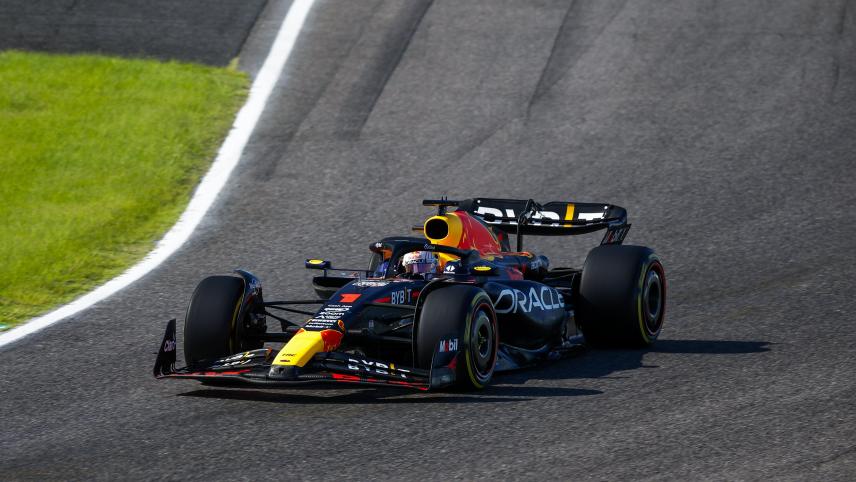 <p>Trotz des Ausfalls von Teamkollege Sergio Perez holte Verstappen genügend Punkte, um Mercedes und Ferrari auf Distanz zu halten.</p>