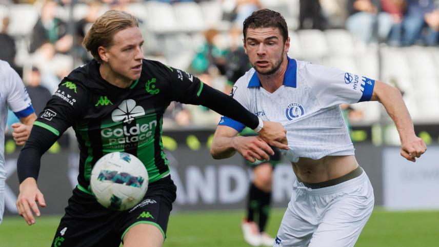 <p>Aufgehalten: Hugo Cuypers (rechts) und AA Gent wollen es gegen Breidablik besser machen, als beim 0:2 bei Cercle Brügge.</p>