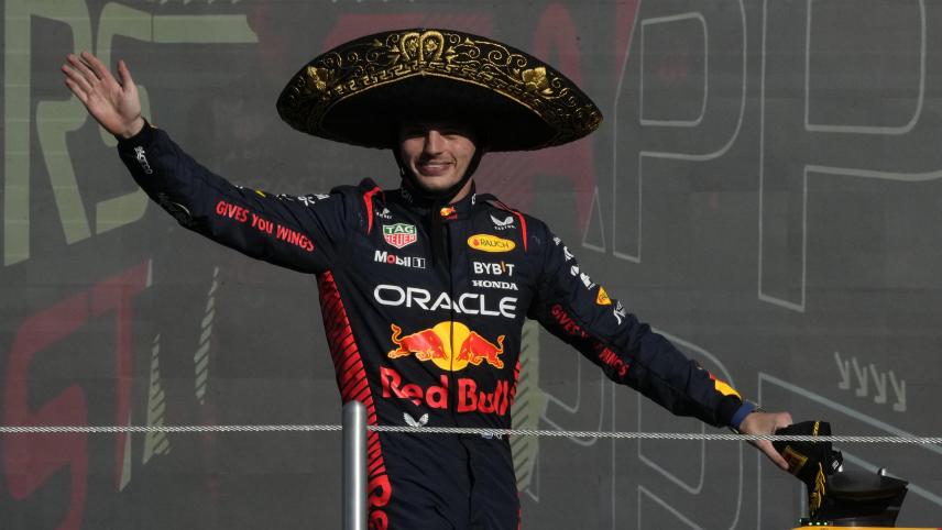 <p>Red-Bull-Pilot Max Verstappen aus den Niederlanden feiert nach seinem Sieg in Mexiko.</p>