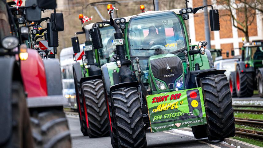 <p>Viele Tausend Traktoren sind in ganz Deutschland auf Protestzug.</p>