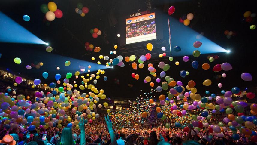 <p>Die „Lachende Köln Arena“ ist seit 25 Jahren ein „Dauerbrenner“ in der LanxessArena. Vielfalt und Qualität zum überschaubaren Preis gelten bis heute als Erfolgsformel.</p>