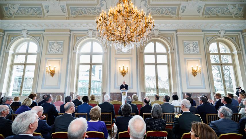 <p>König Philippe bei seiner Ansprache im Schloss von Laeken, seinem Wohnsitz: Weniger prunkvoll als der Thronsaal im Palast, seinem Arbeitsplatz, wo der Neujahrsempfang für die hohen Amtsträger des Landes normalerweise stattfindet.</p>