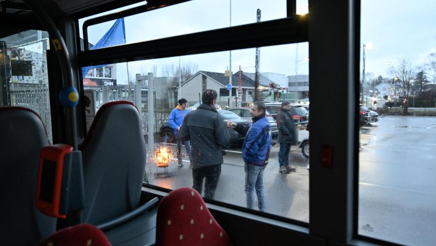 <p>Am Eupener Busdepot versammelten sich am Mittwochmorgen viele Busfahrer, um ein Zeichen zu setzen.</p>