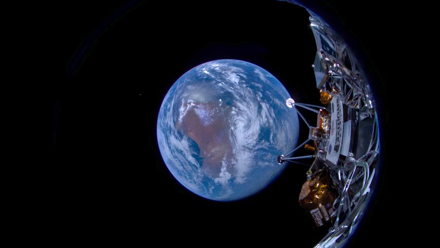 <p>Das von Intuitive Machines zur Verfügung gestellte Foto, aufgenommen von einer Kamera an Bord der Mondlandefähre von Intuitive Machines, zeigt die Erde. Das Foto wurde kurz nach der Trennung von der Rakete aufgenommen.</p>