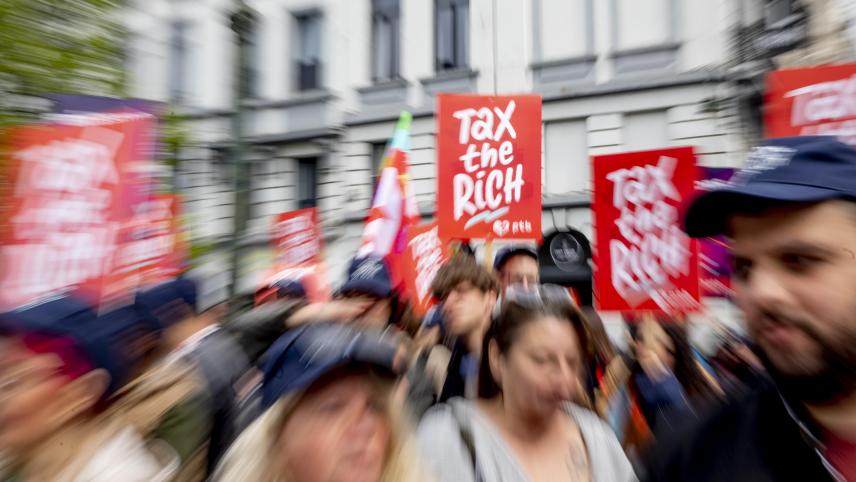 <p>Eine von der PTB organisierte Kundgebung zur Einführung einer Reichensteuer (Brüssel, 1. Mai 2023)</p>