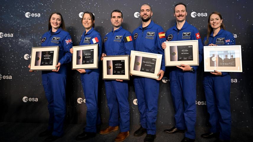 <p>Die Klasse der diplomierten ESA-Astronauten mit Raphaël Liégeois (3.v.l.)</p>