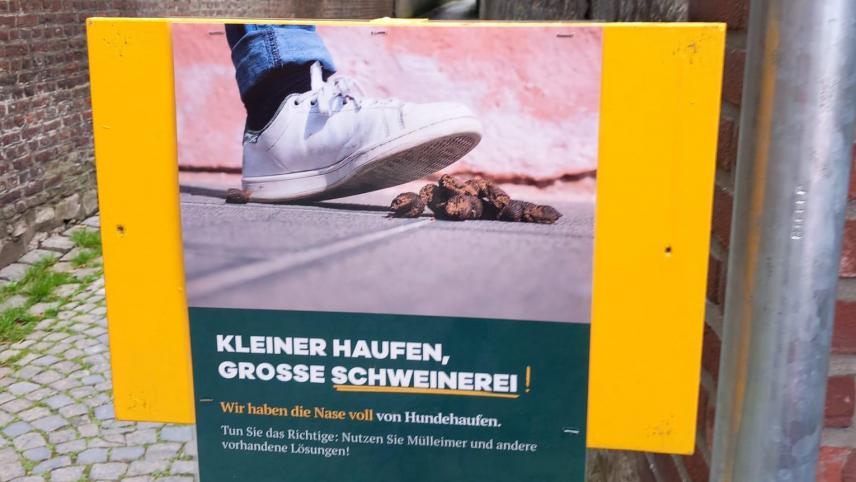 <p>Dieses Schild ziert aktuell den Eingang der Eupener Kirchgasse.</p>
