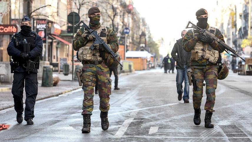<p>Soldaten in den Straßen von Brüssel nach den Pariser Anschlägen im November 2015</p>