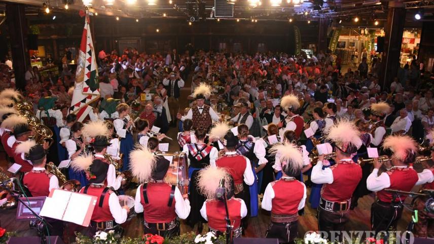 <p>RS Tirolerfest 2025 Dolomiten Seiser Alm Abend Fotostrecke 27</p>