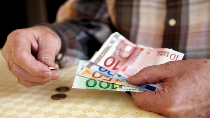 <p>Wer zukünftig nach dem gesetzlichen Pensionsalter weiterarbeitet, erhält einen Bonus zusätzlich zur Pension. Wer früher in den Ruhestand geht, muss mit einer Kürzung rechnen.</p>