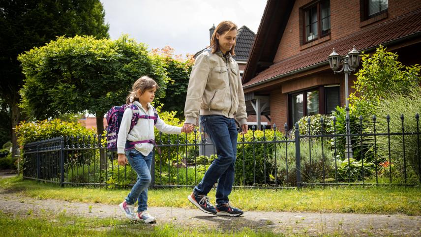 <p>Vor Schulstart: Neue Kampagne warnt Eltern und Kinder vor Gefahren auf dem Schulweg.</p>