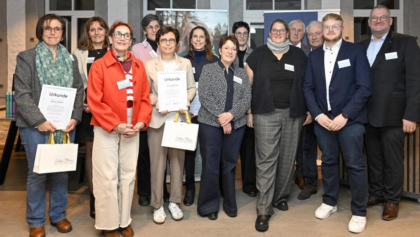 <p>Elf Vertreter aus dem regionalen Pflege- und Gesundheitssektor sind als „ostbelgische Helden des Alltags“ ausgezeichnet worden.</p>