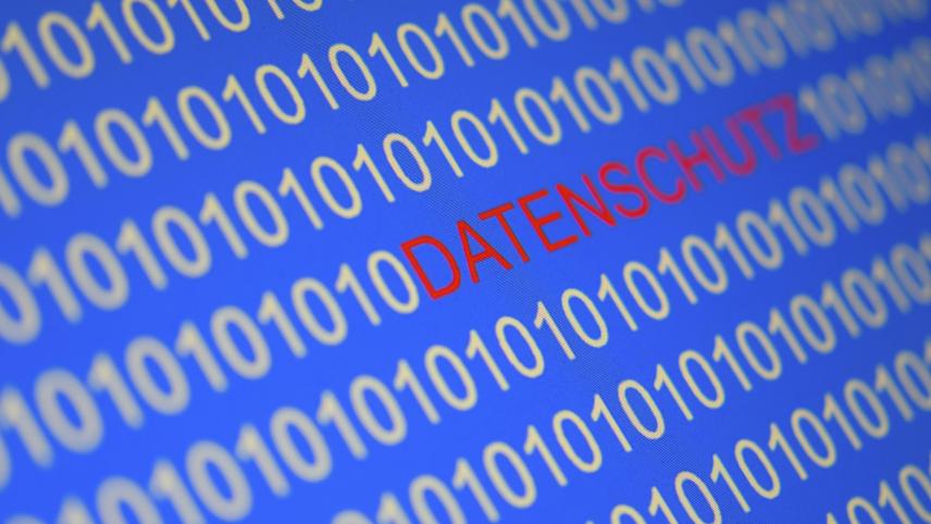 <p>Das neue Kaleido-Dekret regelt detailliert, welche personenbezogenen Daten verarbeitet werden dürfen, wer darauf Zugriff hat und welche Schutzmechanismen gelten. Im Parlament der Deutschsprachigen Gemeinschaft führte dies zu einer Debatte über Datenschutz, Prävention und Elternrechte.</p>
